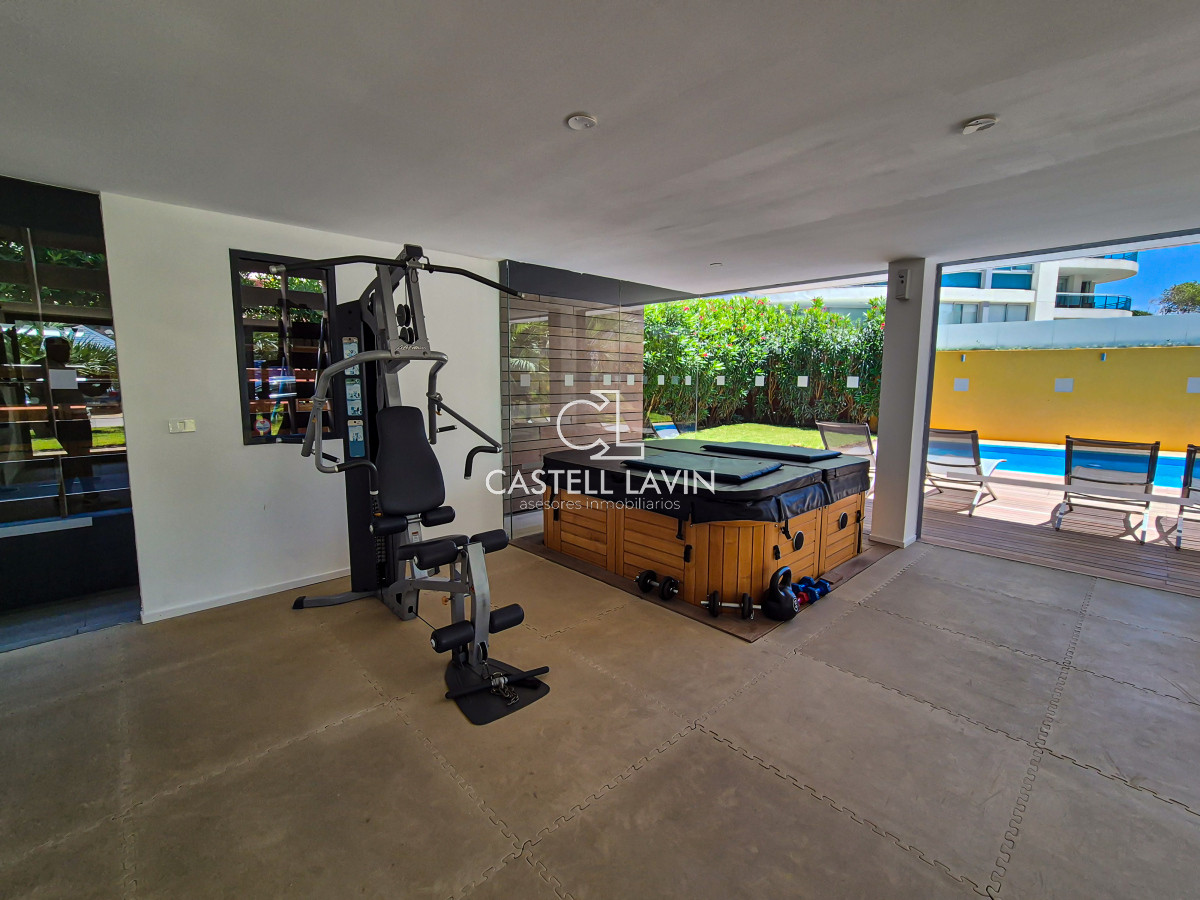 Apartamento ID.265 - Venta PentHouse 3 Dormitorios frente al Mar Playa Brava Punta del Este