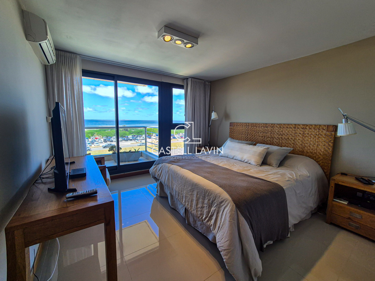 Apartamento ID.265 - Venta PentHouse 3 Dormitorios frente al Mar Playa Brava Punta del Este