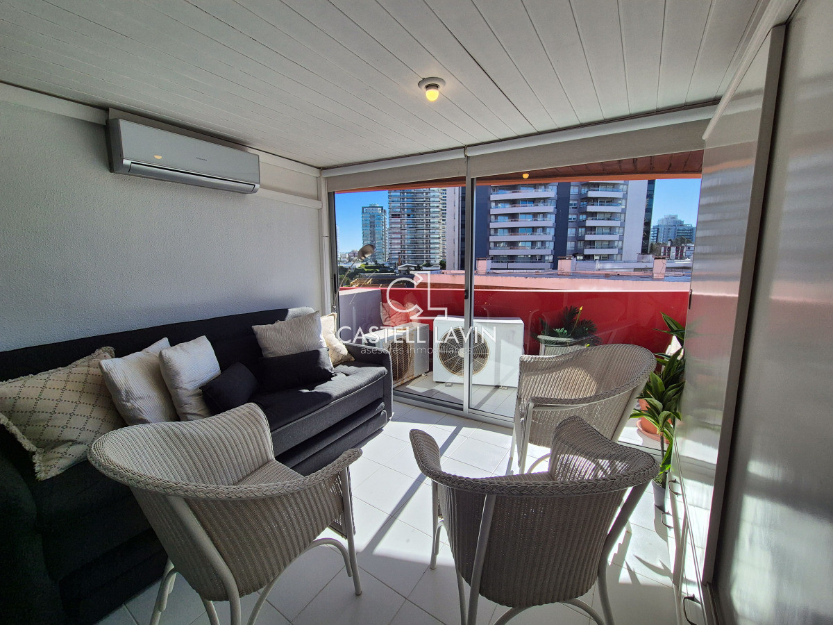 Apartamento ID.747 - Venta Apartamento 2 Dormitorios y Servicio edificio Scorpio Playa Brava Punta del Este