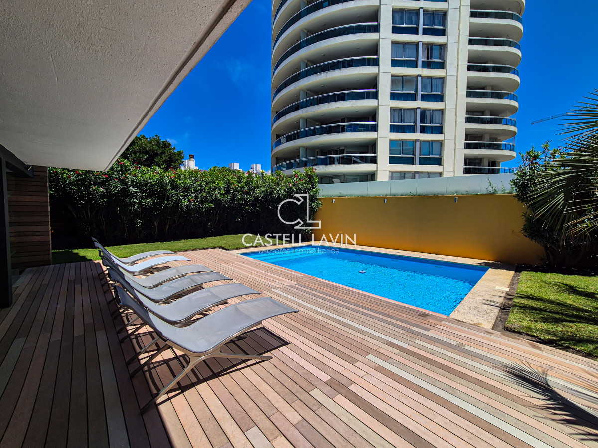 Apartamento ID.265 - Venta PentHouse 3 Dormitorios frente al Mar Playa Brava Punta del Este