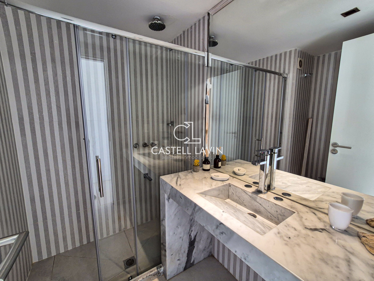 Apartamento ID.338 - Venta Apartamento 2 Dormitorios con Vista Al Mar Mansa Punta del Este