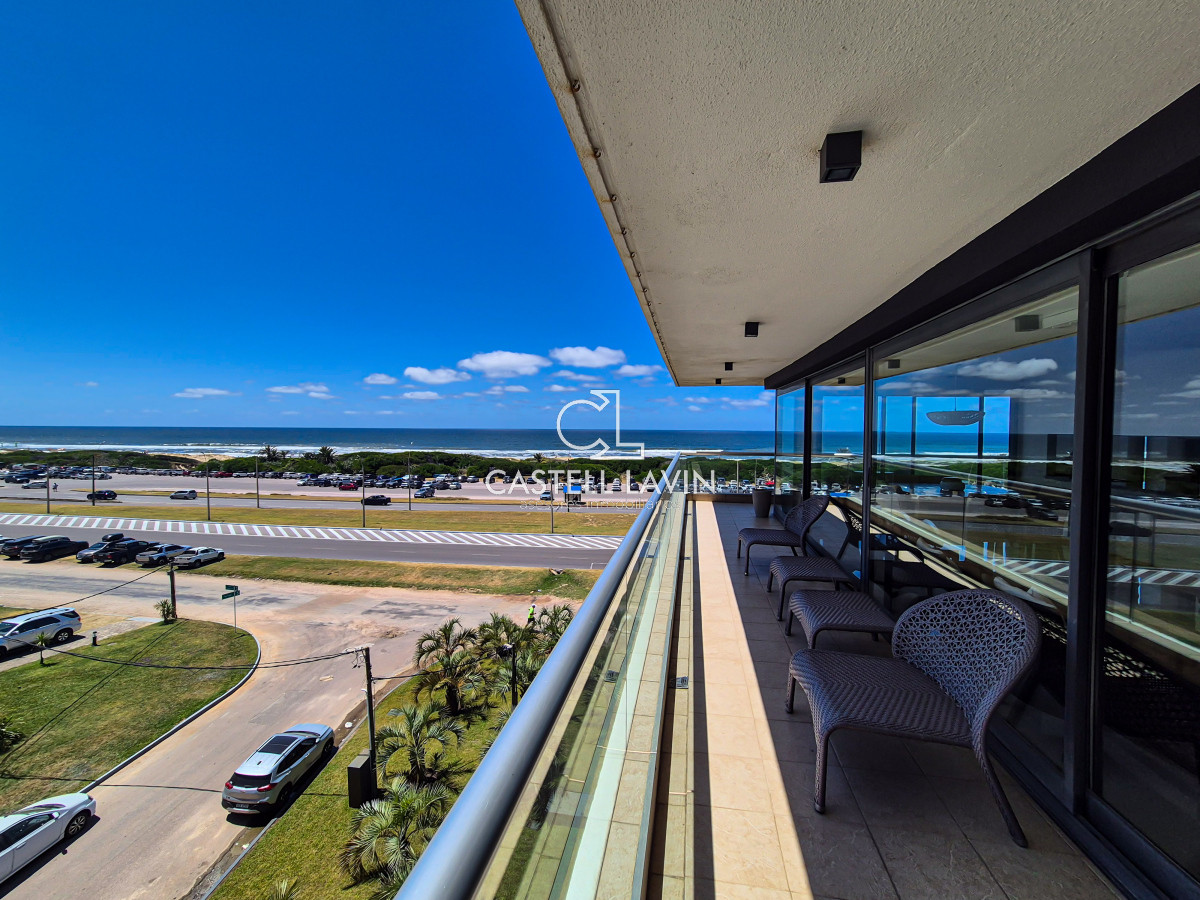 Apartamento ID.265 - Venta PentHouse 3 Dormitorios frente al Mar Playa Brava Punta del Este