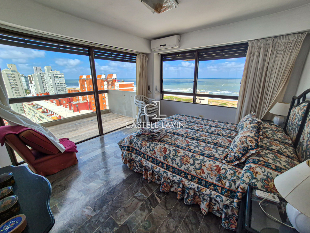 Apartamento ID.823 - Venta Apartamento 3 Dormitorios Frente a la Playa Brava Punta del Este