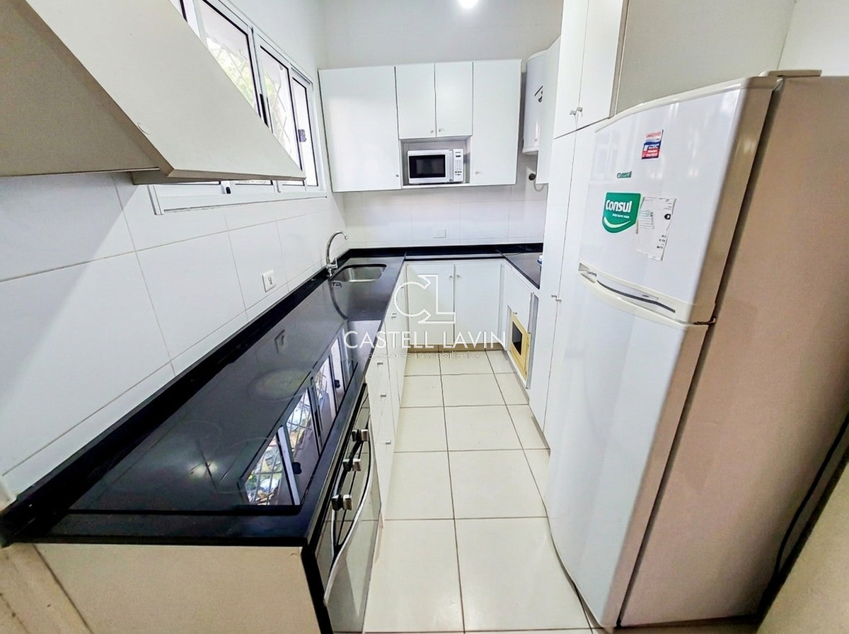 Casa ID.102 - Alquiler Anual Casa 4 Dormitorios Playa Mansa Punta del Este