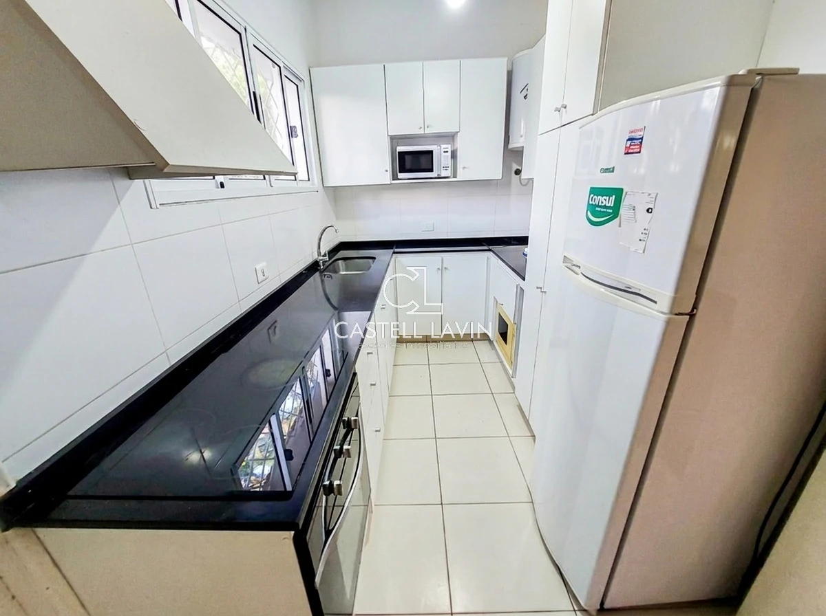 Casa ID.102 - Alquiler Anual Casa 4 Dormitorios Playa Mansa Punta del Este