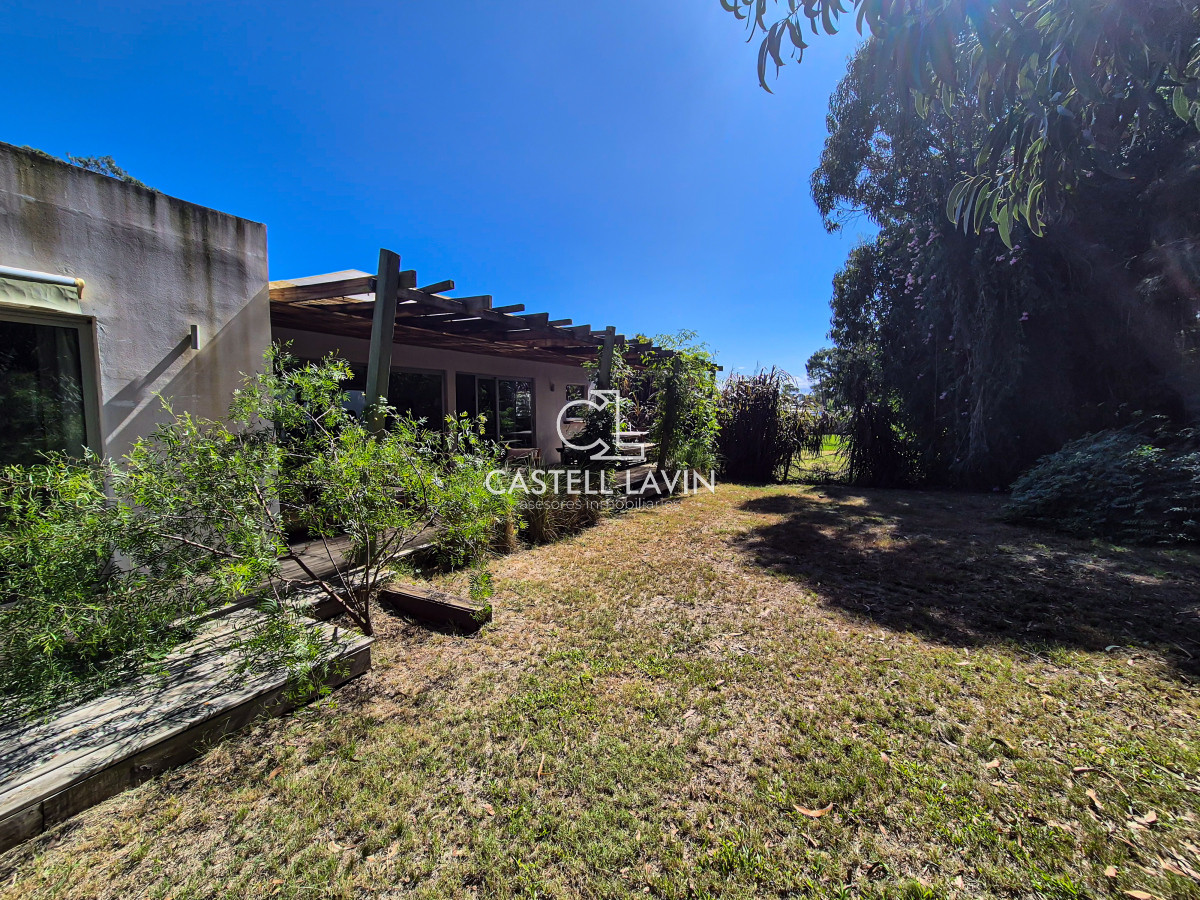 Casa ID.370 - Alquiler Anual Casa 3 Dormitorios Barrio Privado La Residence Punta del Este 