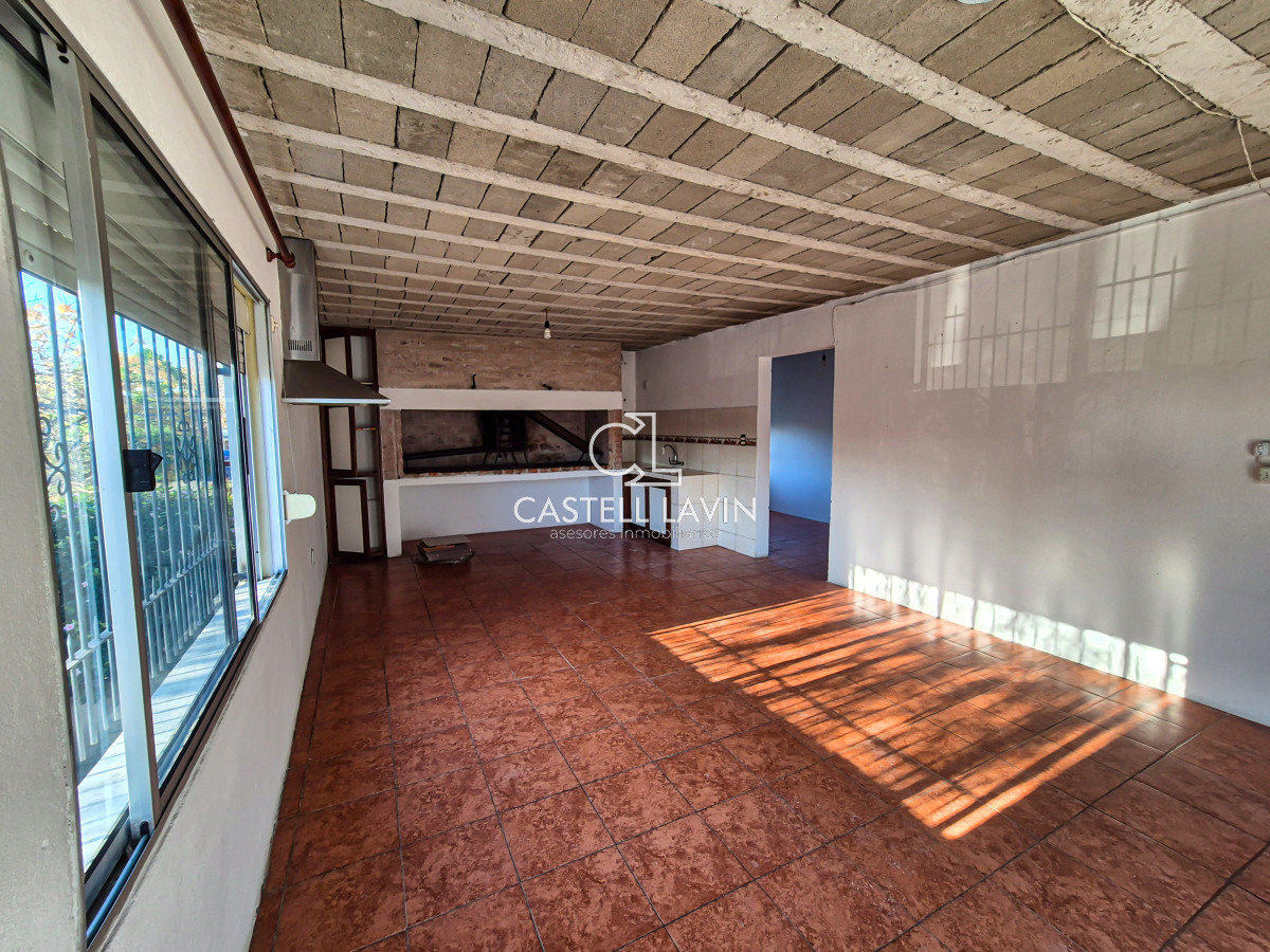 Casa ID.302 - Venta Casa 5 Dormitorios Barrio Rivera Maldonado 