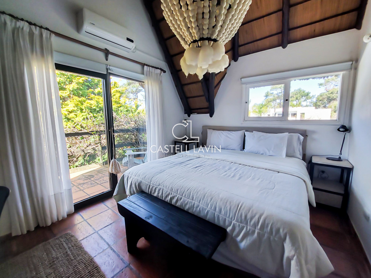 Casa ID.128 - Venta Casa 3 Dormitorios con Piscina Rincón del Indio Punta del Este