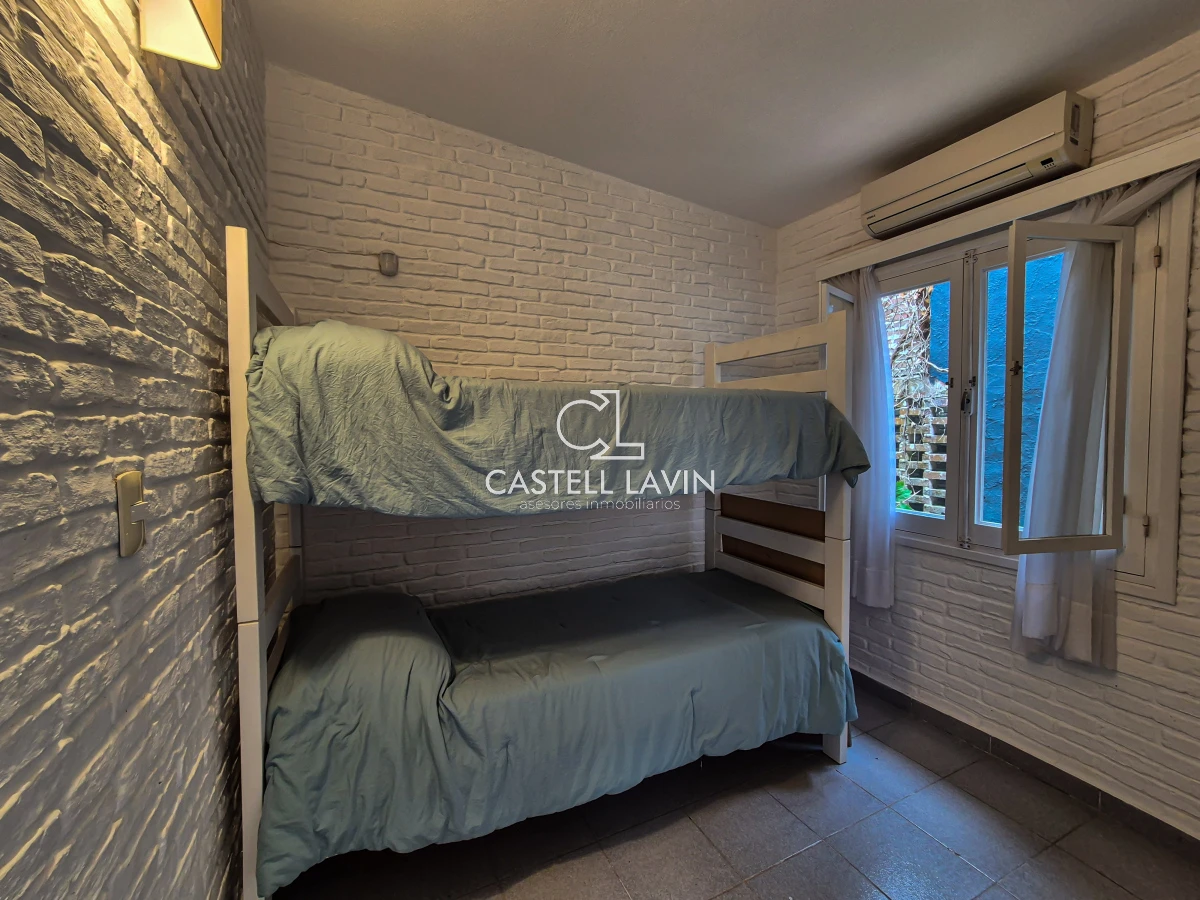Casa ID.54 - Alquiler Temporal Casa 4 Dormitorios con Piscina Playa Mansa Punta del Este