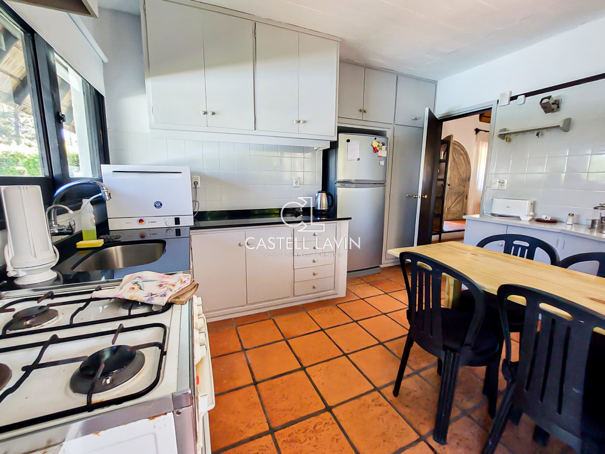 Casa ID.128 - Venta Casa 3 Dormitorios con Piscina Rincón del Indio Punta del Este
