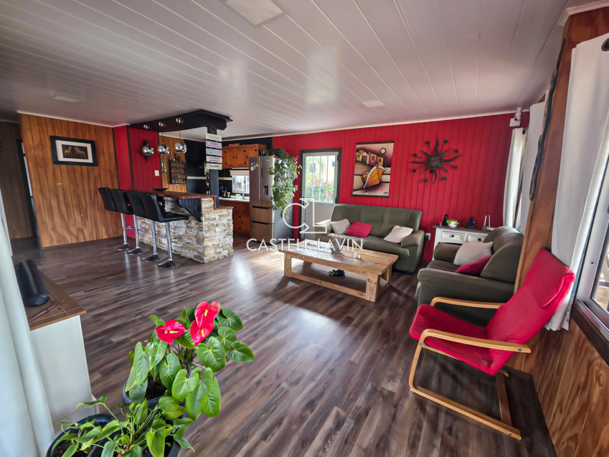 Casa ID.1018 - Venta Casa 2 Dormitorios con Piscina Climatizada Punta del Diablo Rocha