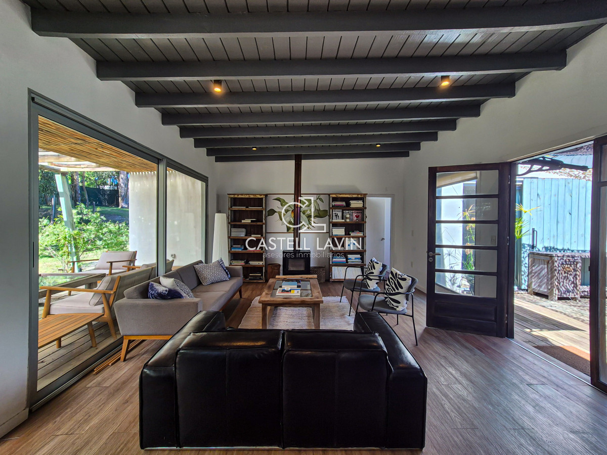 Casa ID.370 - Alquiler Anual Casa 3 Dormitorios Barrio Privado La Residence Punta del Este 