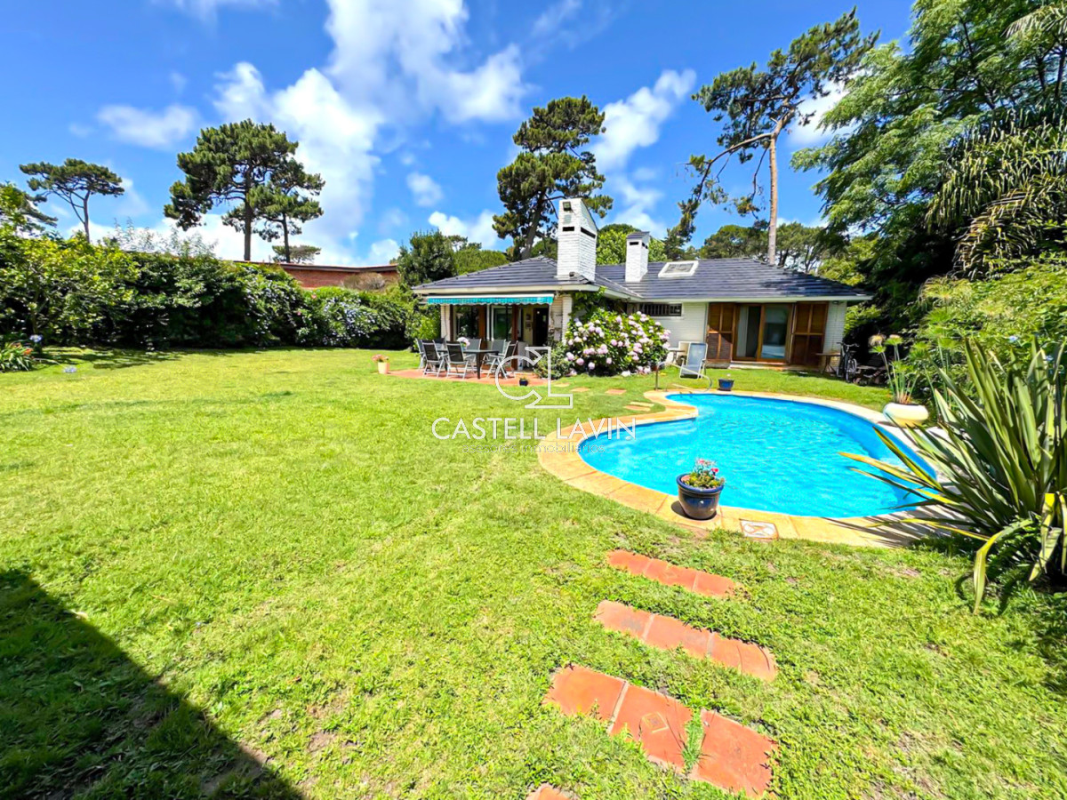 Casa ID.888 - Alquiler Temporal Casa 4 Dormitorios Cantegril Punta del Este