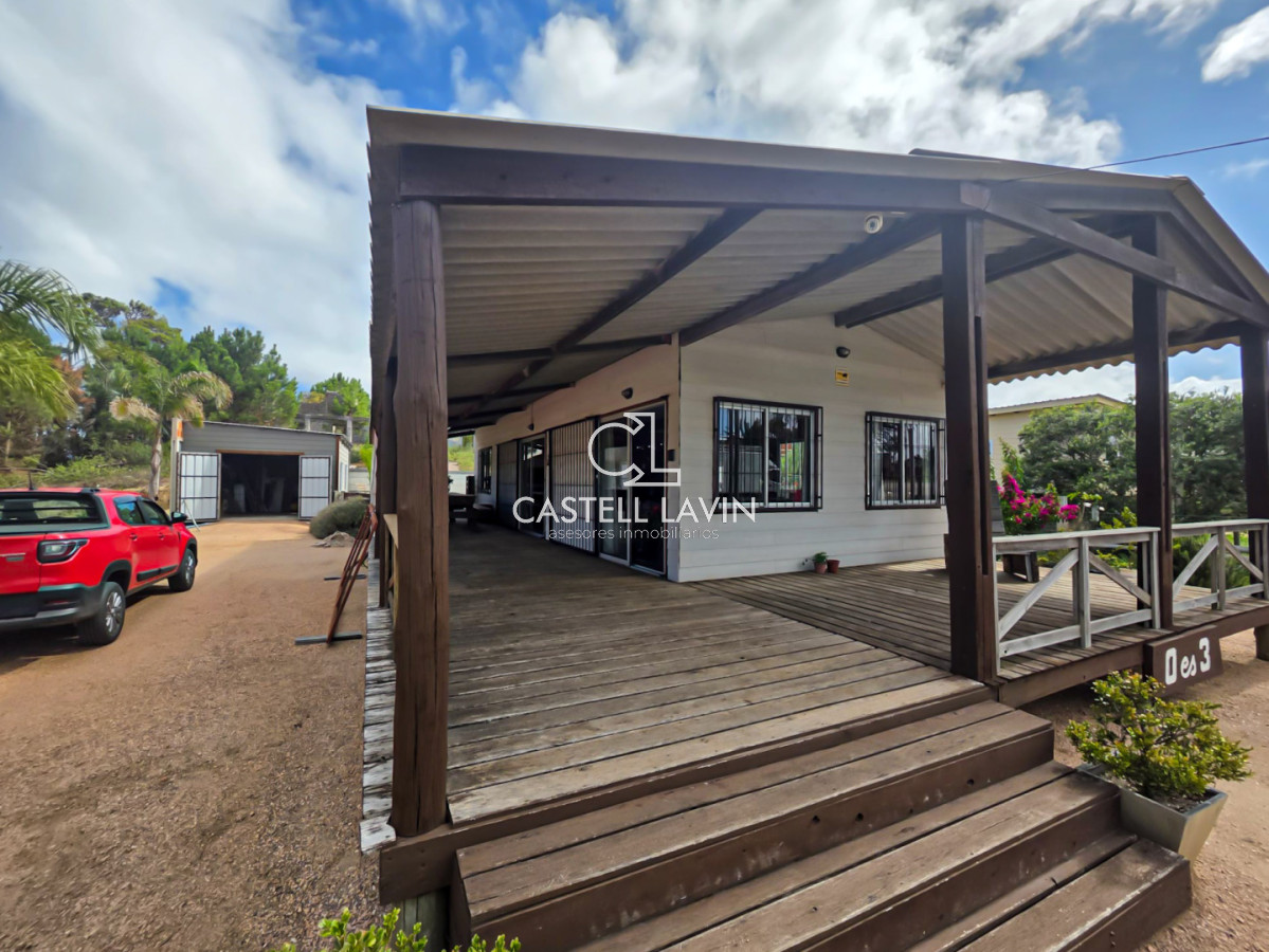 Casa ID.1018 - Venta Casa 2 Dormitorios con Piscina Climatizada Punta del Diablo Rocha