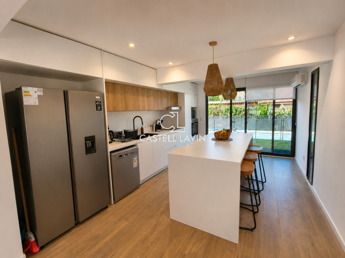 Casa ID.634 - Alquiler Temporal Casa 3 Dormitorios con Piscina Pinares Punta del Este
