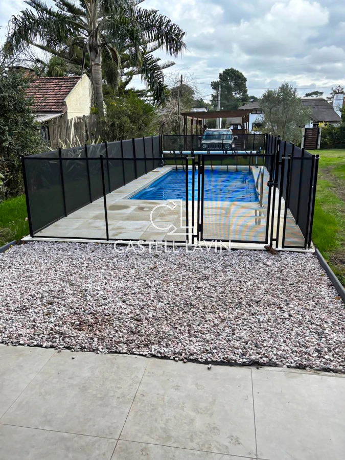 Casa ID.634 - Alquiler Temporal Casa 3 Dormitorios con Piscina Pinares Punta del Este