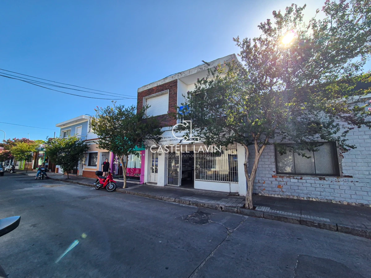 Casa ID.945 - Venta Casa 2 Dormitorios y Local Comercial pleno Centro Maldonado