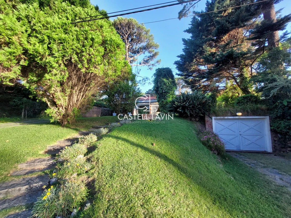 Casa ID.638 - Alquiler Temporal Casa 3 Dormitorios Playa Mansa Punta del Este