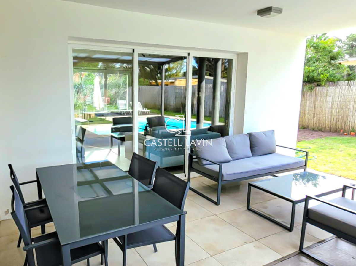 Casa ID.723 - Venta Casa 4 Dormitorios con piscina Marly Punta del Este