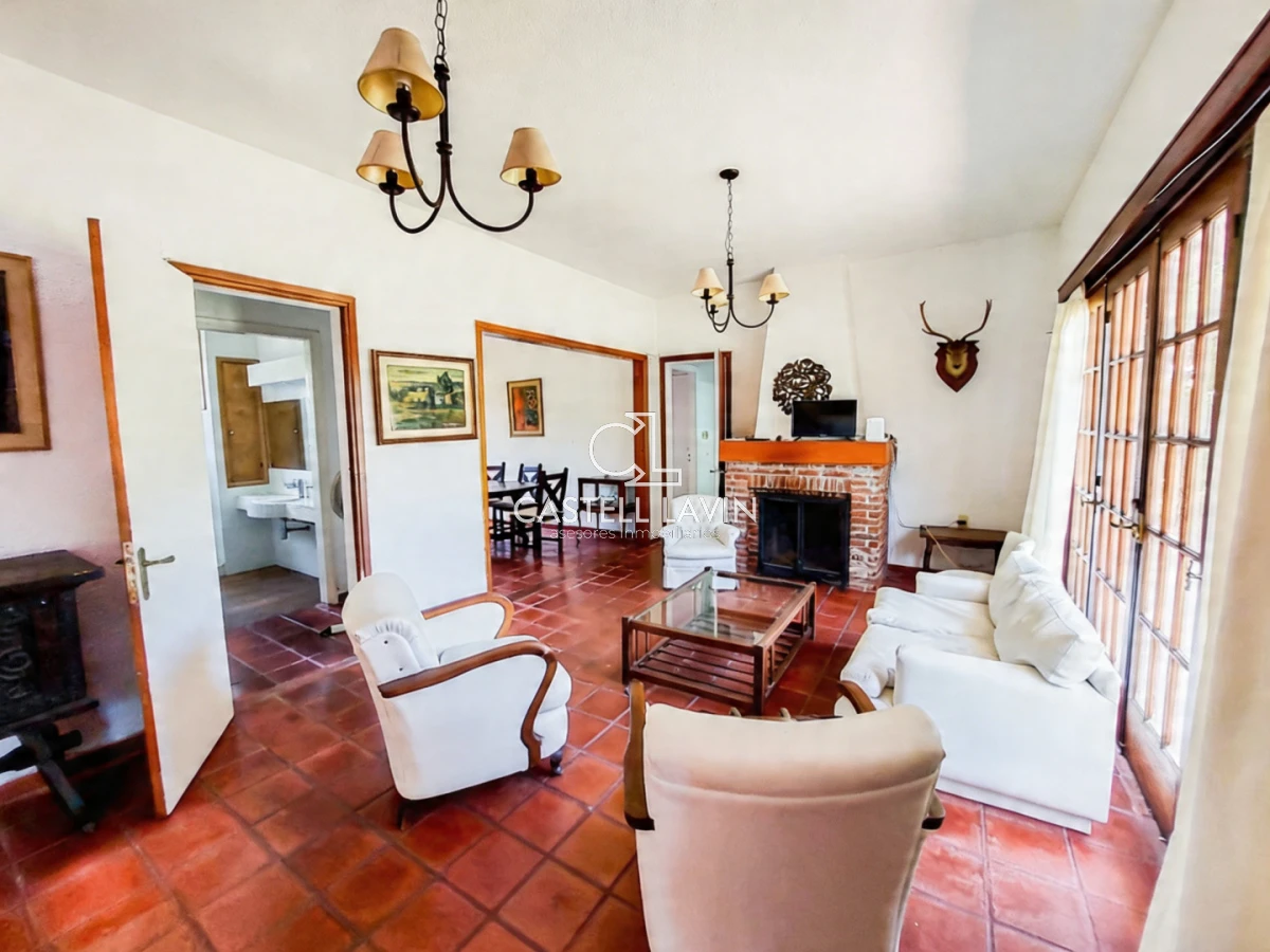 Casa ID.102 - Alquiler Anual Casa 4 Dormitorios Playa Mansa Punta del Este