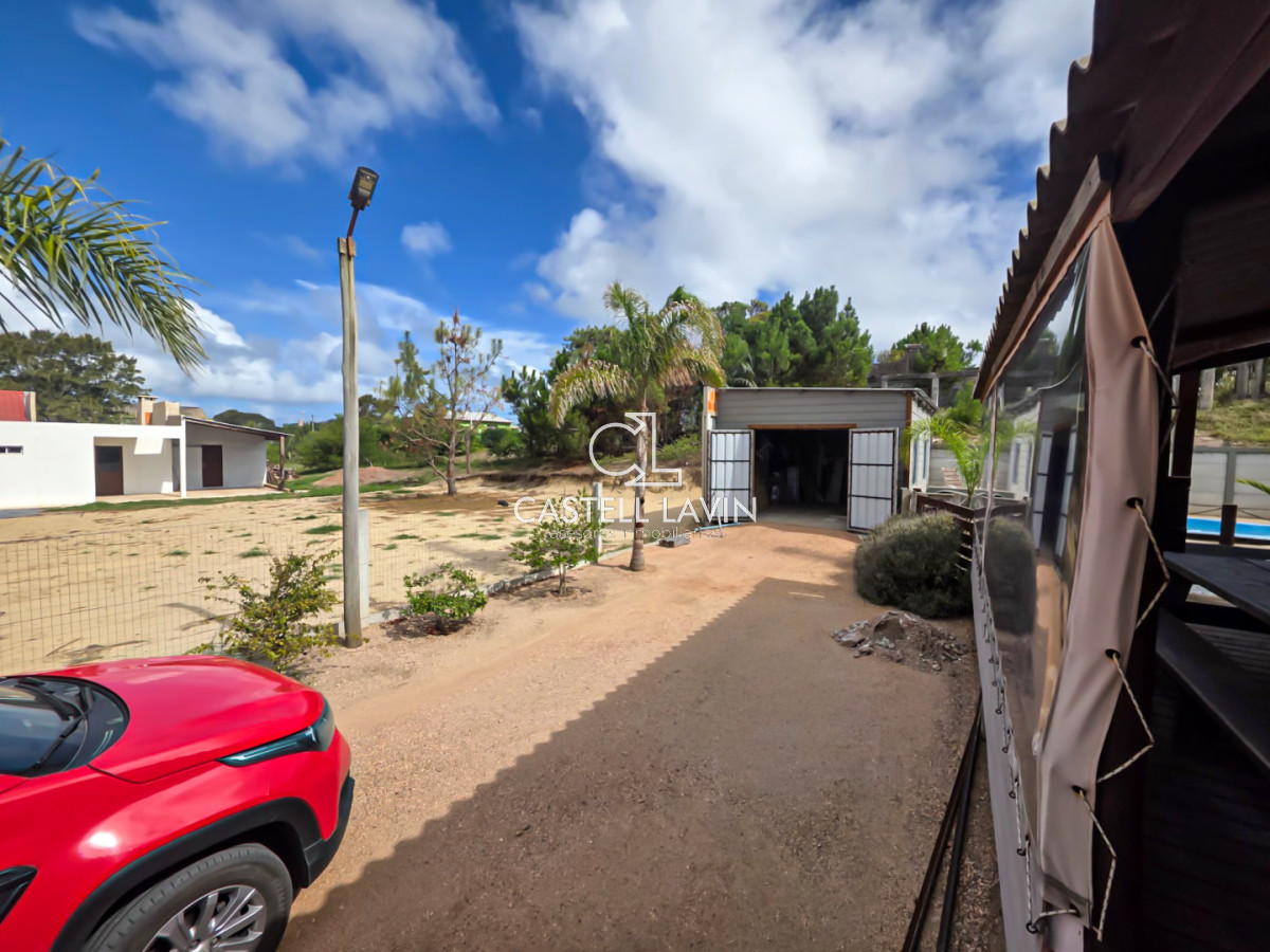 Casa ID.1018 - Venta Casa 2 Dormitorios con Piscina Climatizada Punta del Diablo Rocha