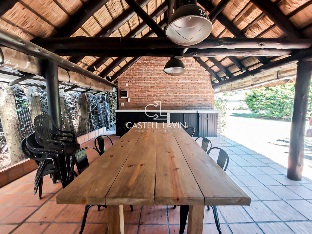 Casa ID.128 - Venta Casa 3 Dormitorios con Piscina Rincón del Indio Punta del Este