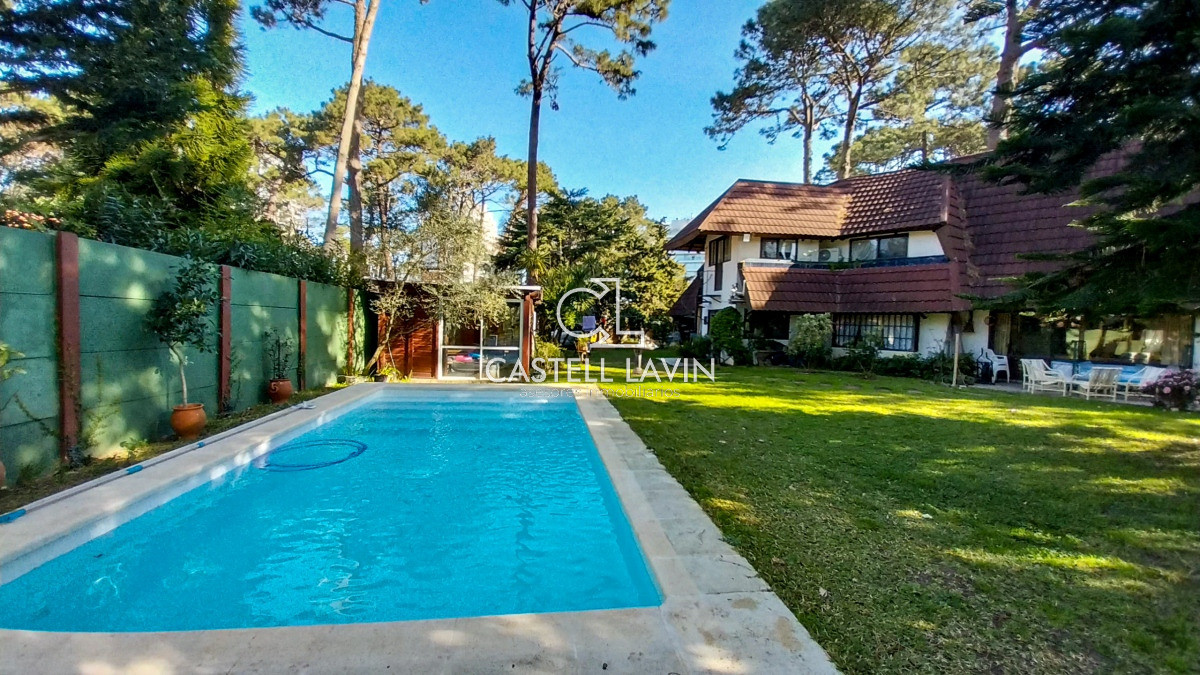 Casa ID.812 - Alquiler Temporal Casa 4 Dormitorios con Piscina Climatizada San Rafael Punta del Este