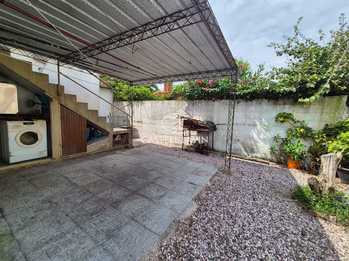 Casa ID.302 - Venta Casa 5 Dormitorios Barrio Rivera Maldonado 