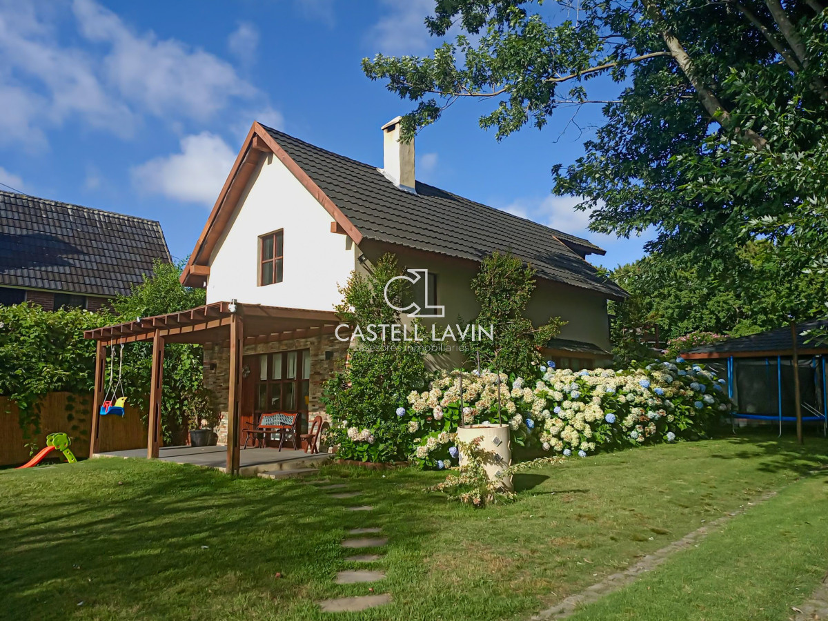 Casa ID.634 - Alquiler Temporal Casa 3 Dormitorios con Piscina Pinares Punta del Este