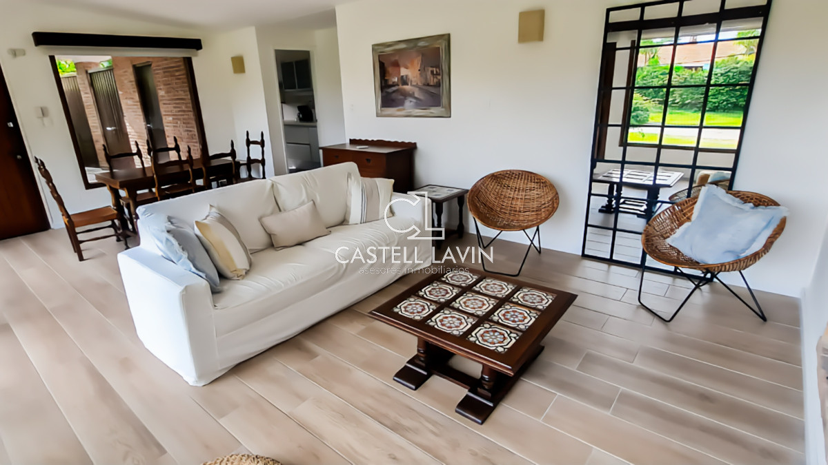 Casa ID.54 - Alquiler Temporal Casa 4 Dormitorios con Piscina Playa Mansa Punta del Este