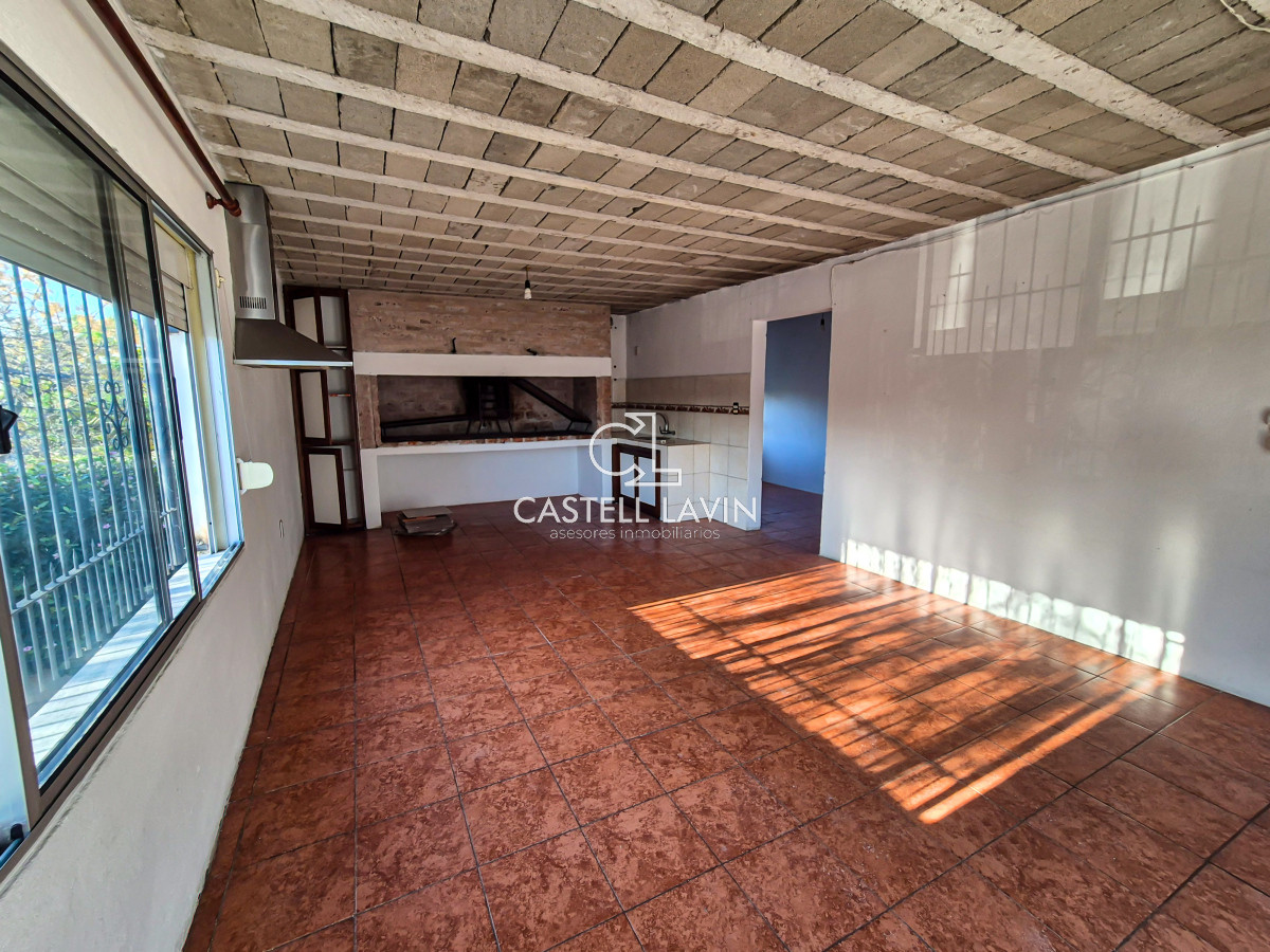 Casa ID.302 - Venta Casa 5 Dormitorios Barrio Rivera Maldonado 