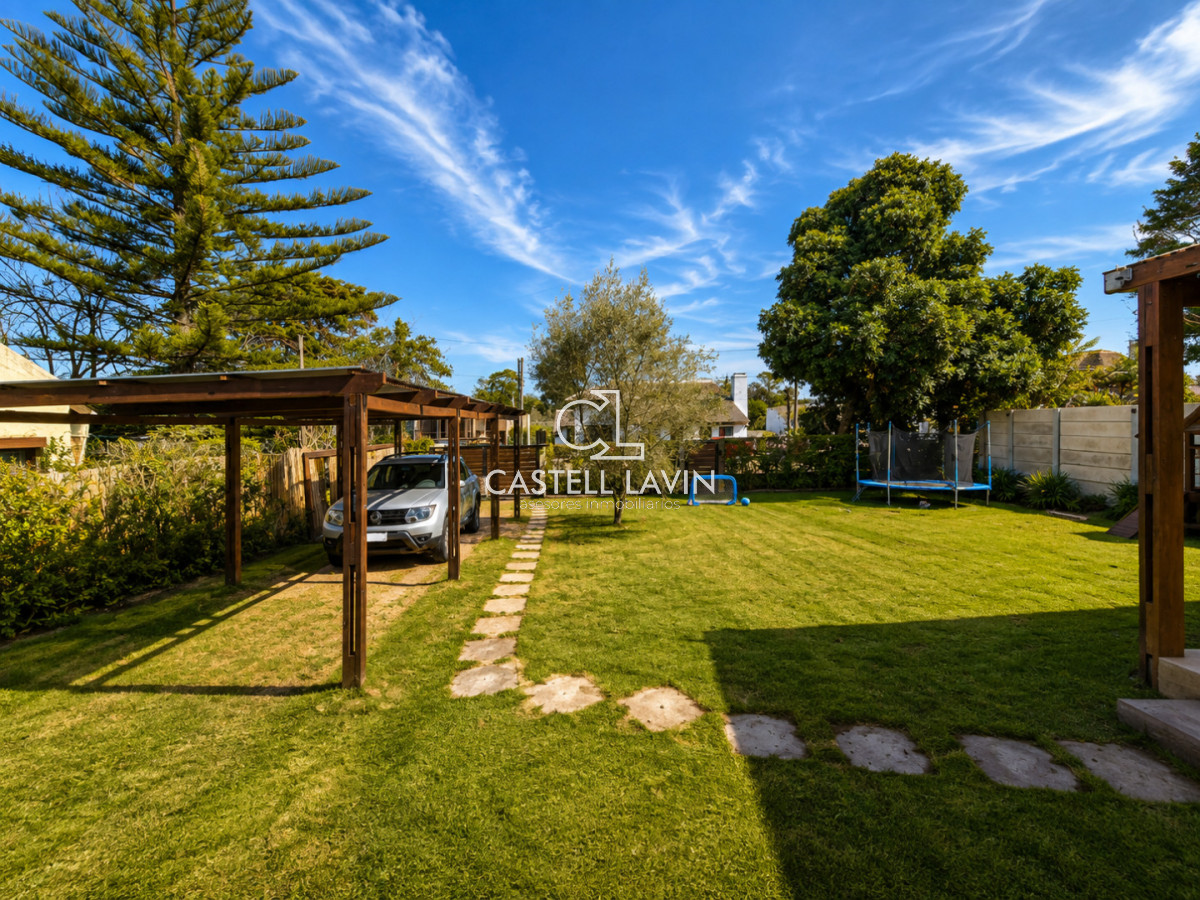 Casa ID.634 - Alquiler Temporal Casa 3 Dormitorios con Piscina Pinares Punta del Este