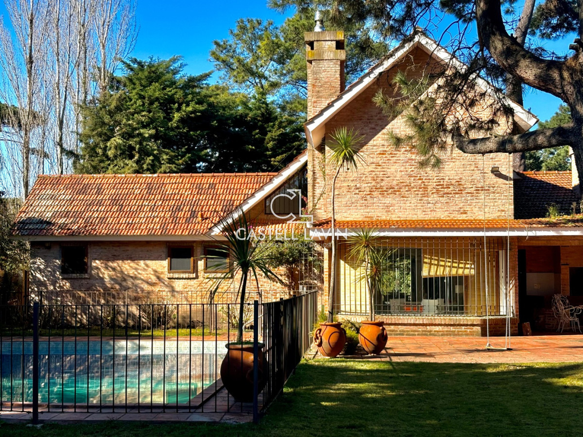 Casa ID.85 - Alquiler Temporal Casa 3 Dormitorios con Piscina Cantegril Punta del Este 