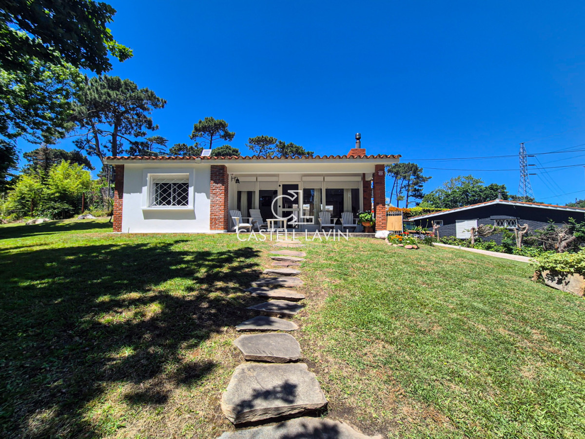 Casa ID.824 - Alquiler Temporal Casa 3 Dormitorios Lugano Punta del Este