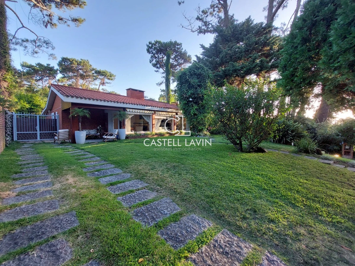 Casa ID.638 - Alquiler Temporal Casa 3 Dormitorios Playa Mansa Punta del Este