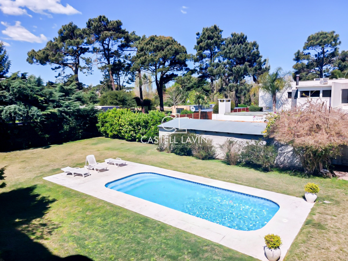 Casa ID.128 - Venta Casa 3 Dormitorios con Piscina Rincón del Indio Punta del Este
