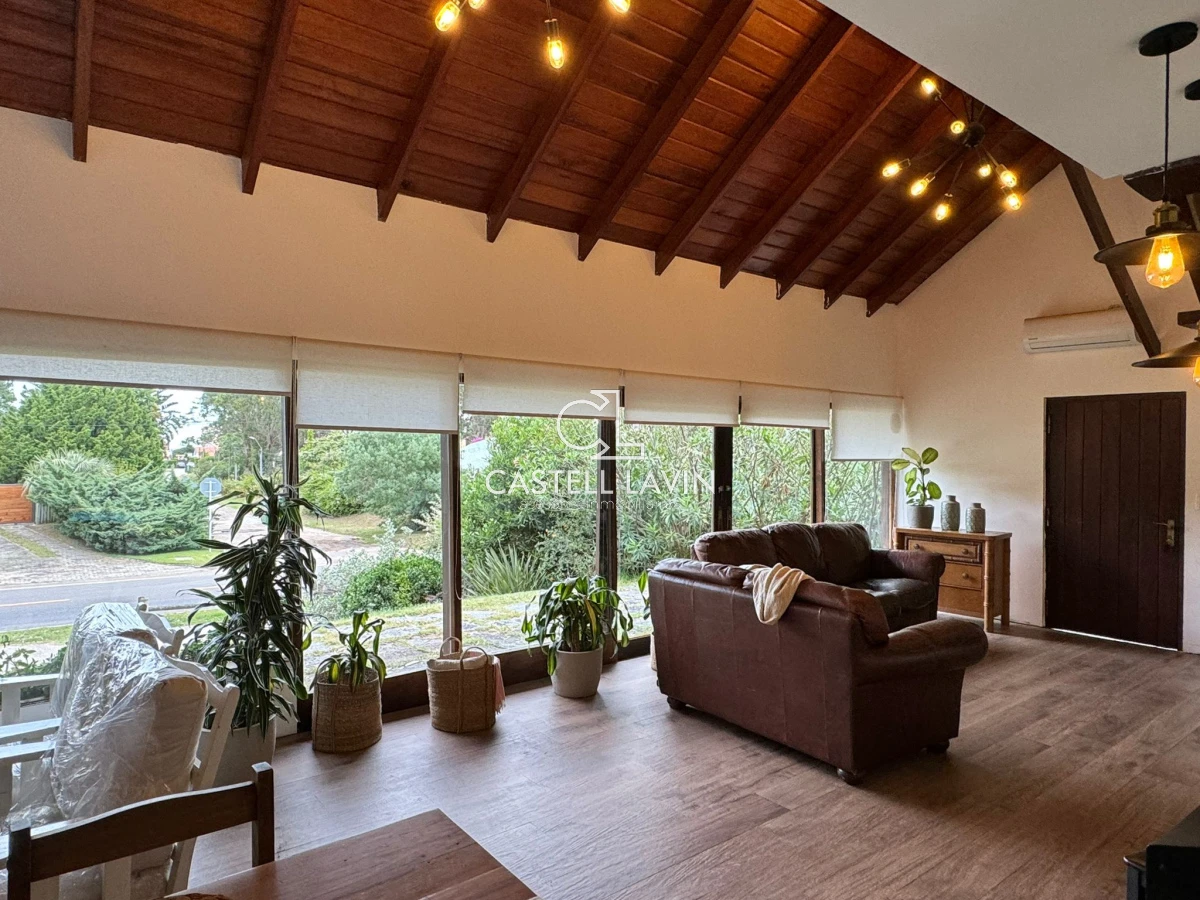 Casa ID.150 - Alquiler Temporal Casa 3 Dormitorios con Piscina Pinares Punta del Este 