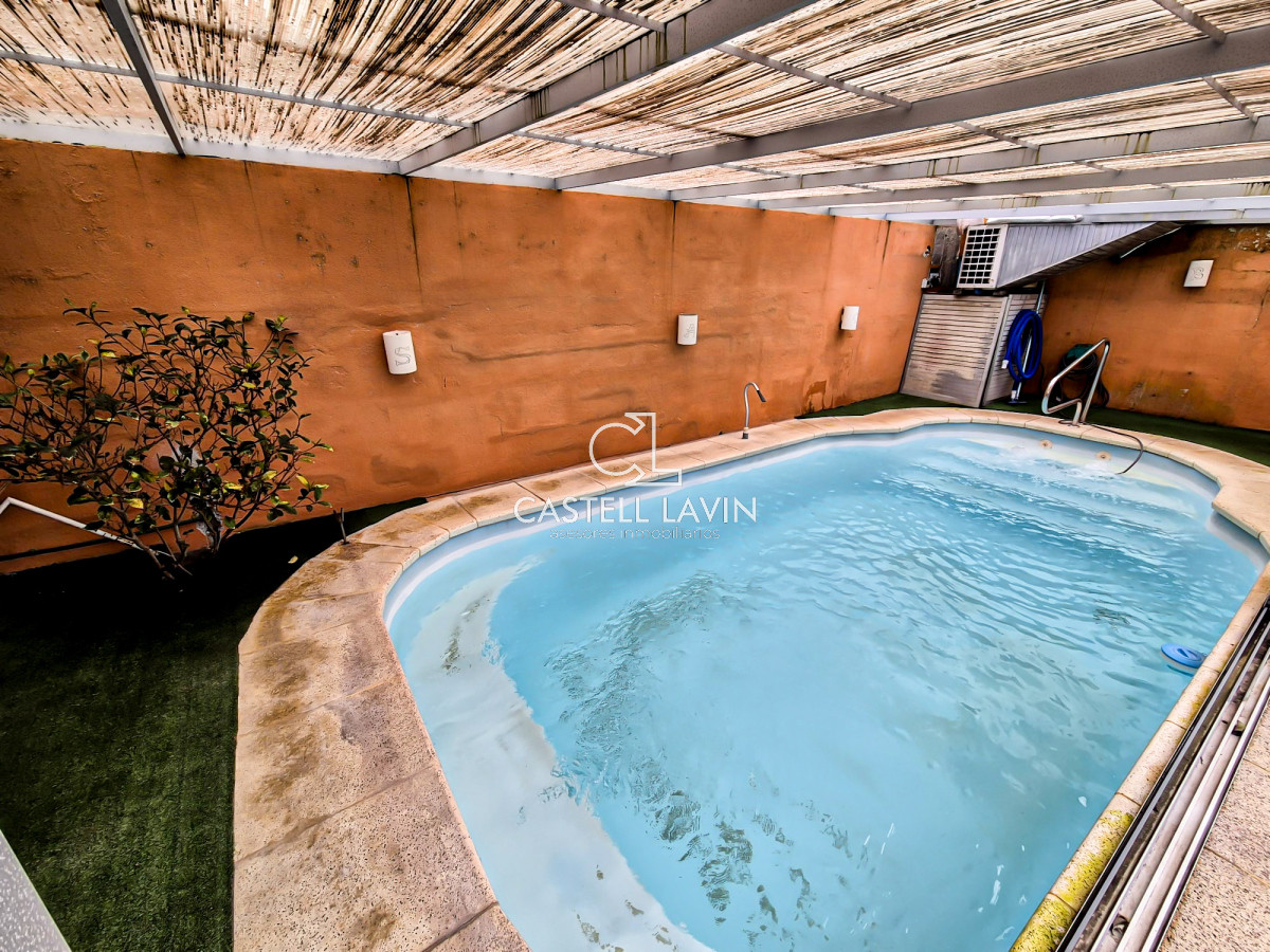 Casa ID.49 - Venta Casa con Piscina Climatizada Centro San Carlos