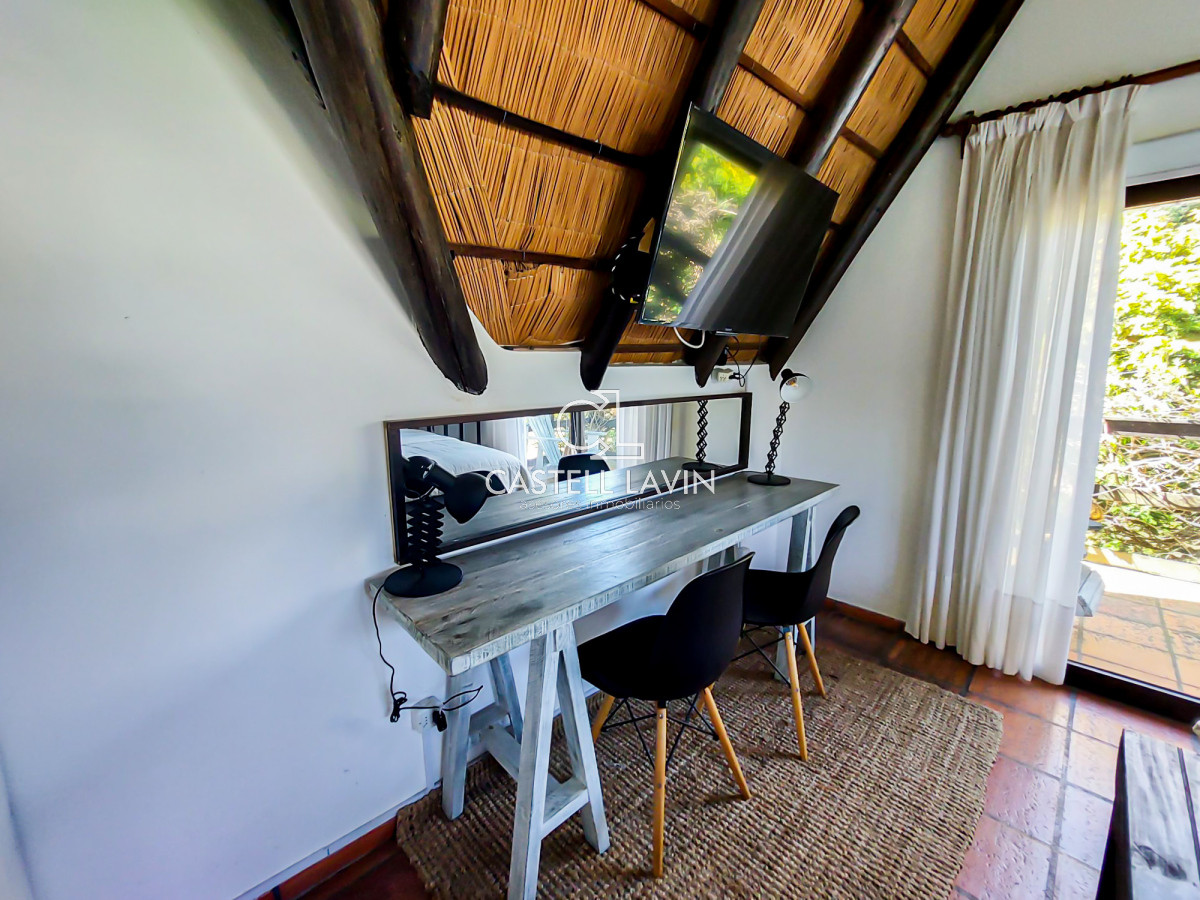 Casa ID.128 - Venta Casa 3 Dormitorios con Piscina Rincón del Indio Punta del Este