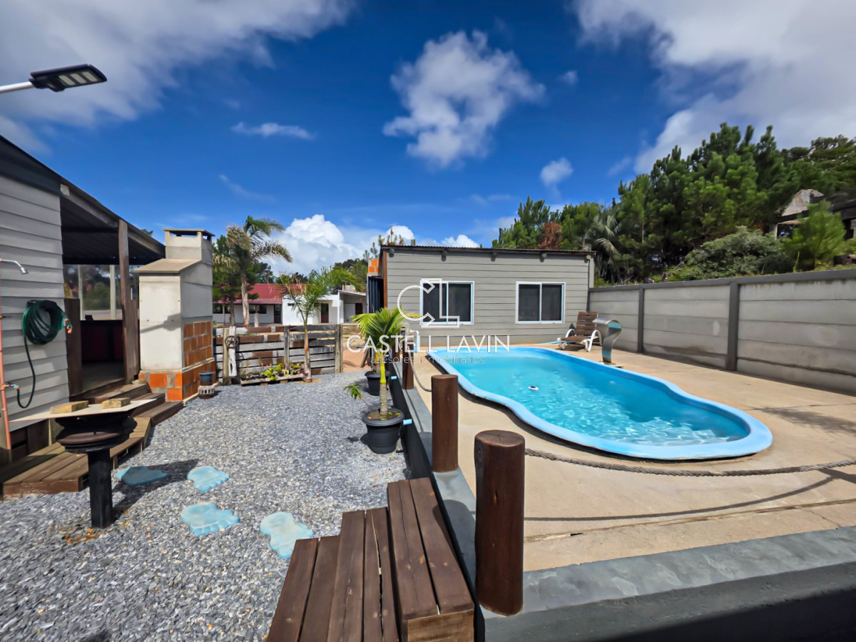 Casa ID.1018 - Venta Casa 2 Dormitorios con Piscina Climatizada Punta del Diablo Rocha