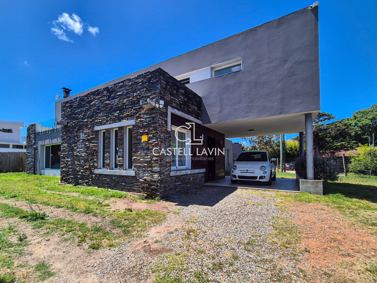 Casa ID.723 - Venta Casa 4 Dormitorios con piscina Marly Punta del Este