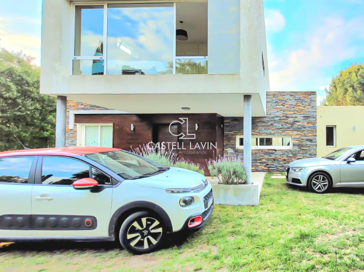 Casa ID.723 - Venta Casa 4 Dormitorios con piscina Marly Punta del Este