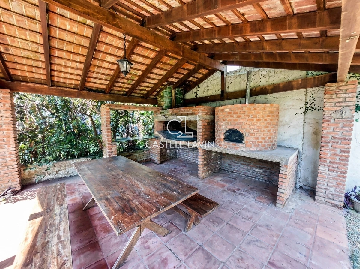 Casa ID.102 - Alquiler Anual Casa 4 Dormitorios Playa Mansa Punta del Este