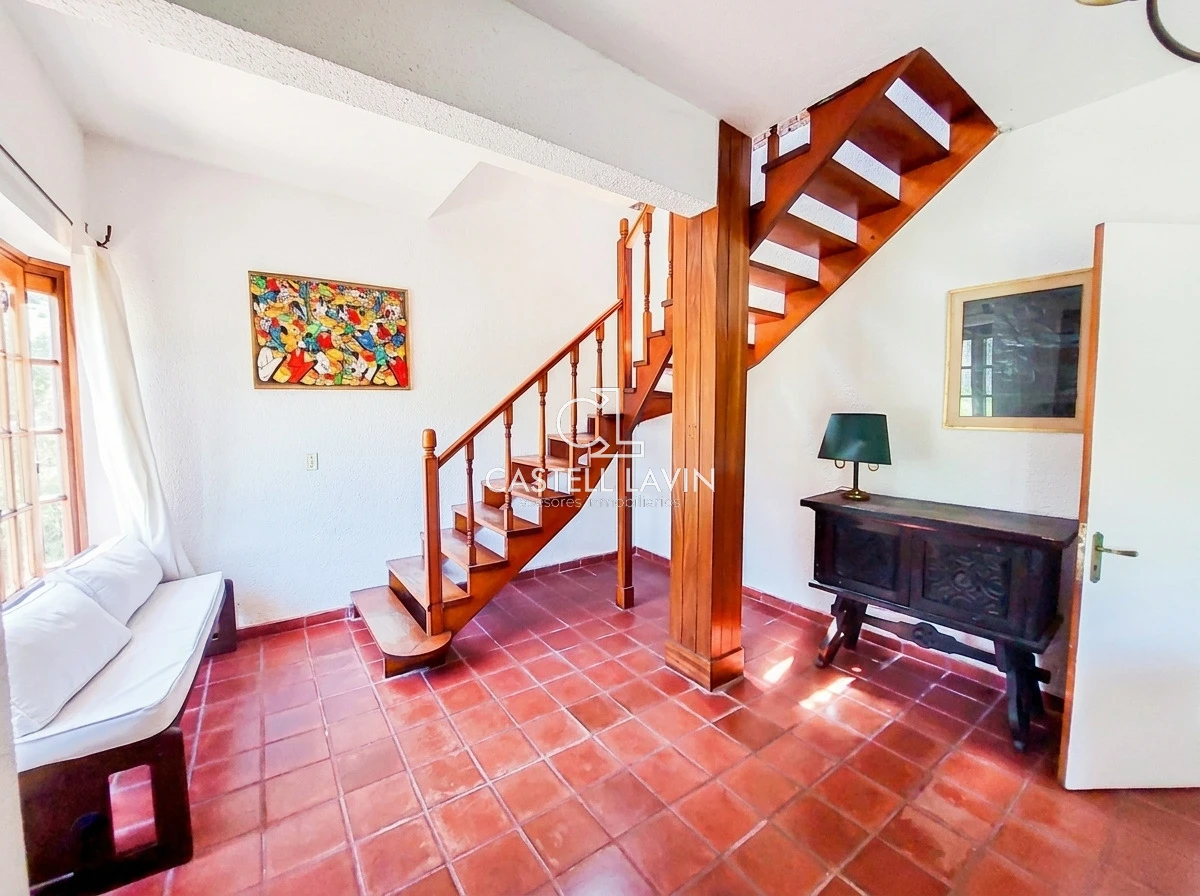 Casa ID.102 - Alquiler Anual Casa 4 Dormitorios Playa Mansa Punta del Este