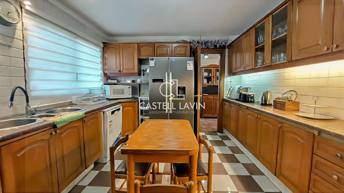 Casa ID.20 - Venta Casa 7 Dormitorios con Piscina Playa Mansa