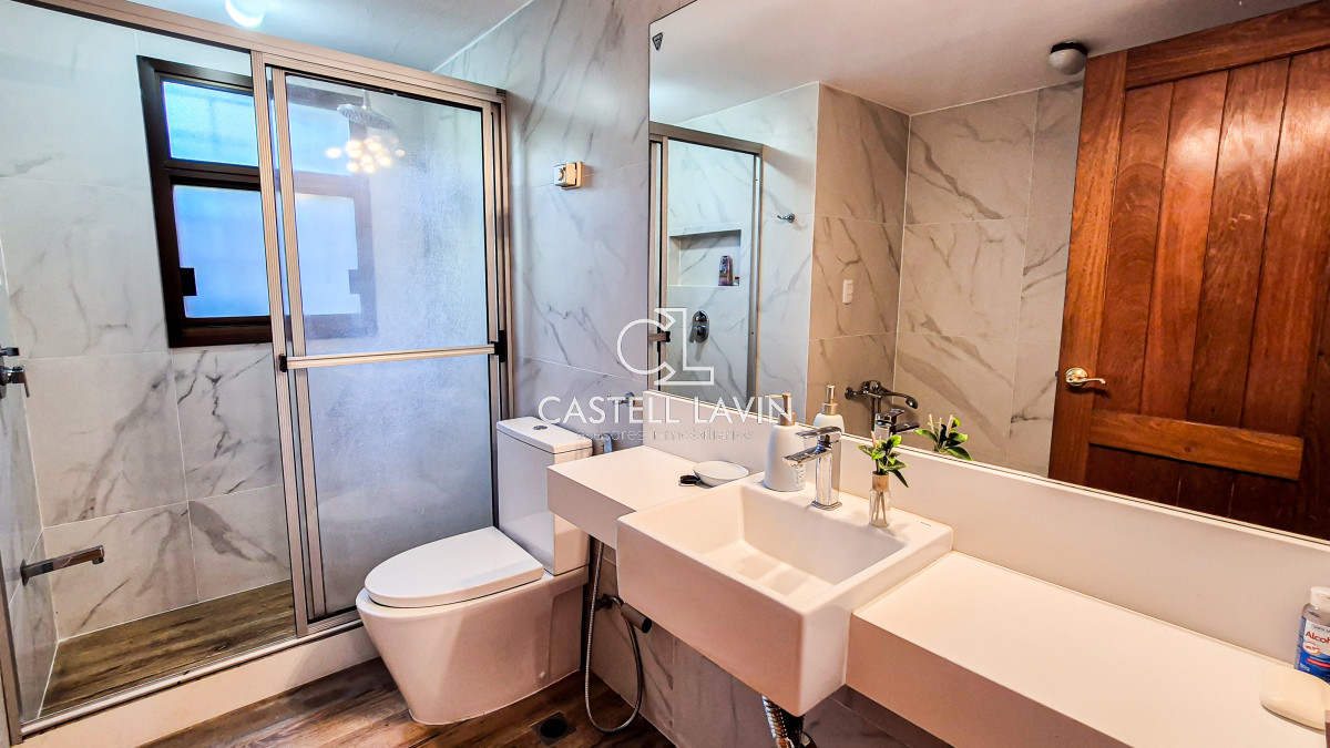Casa ID.20 - Venta Casa 7 Dormitorios con Piscina Playa Mansa