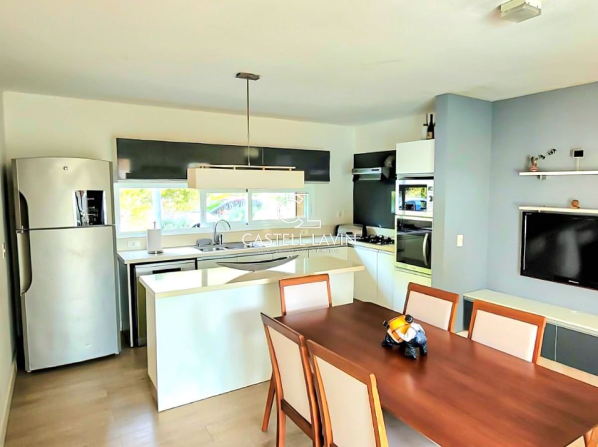 Casa ID.723 - Venta Casa 4 Dormitorios con piscina Marly Punta del Este