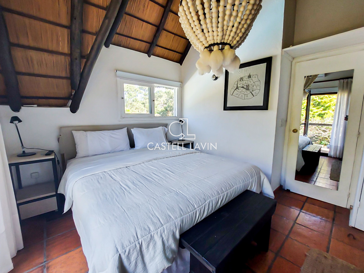 Casa ID.128 - Venta Casa 3 Dormitorios con Piscina Rincón del Indio Punta del Este
