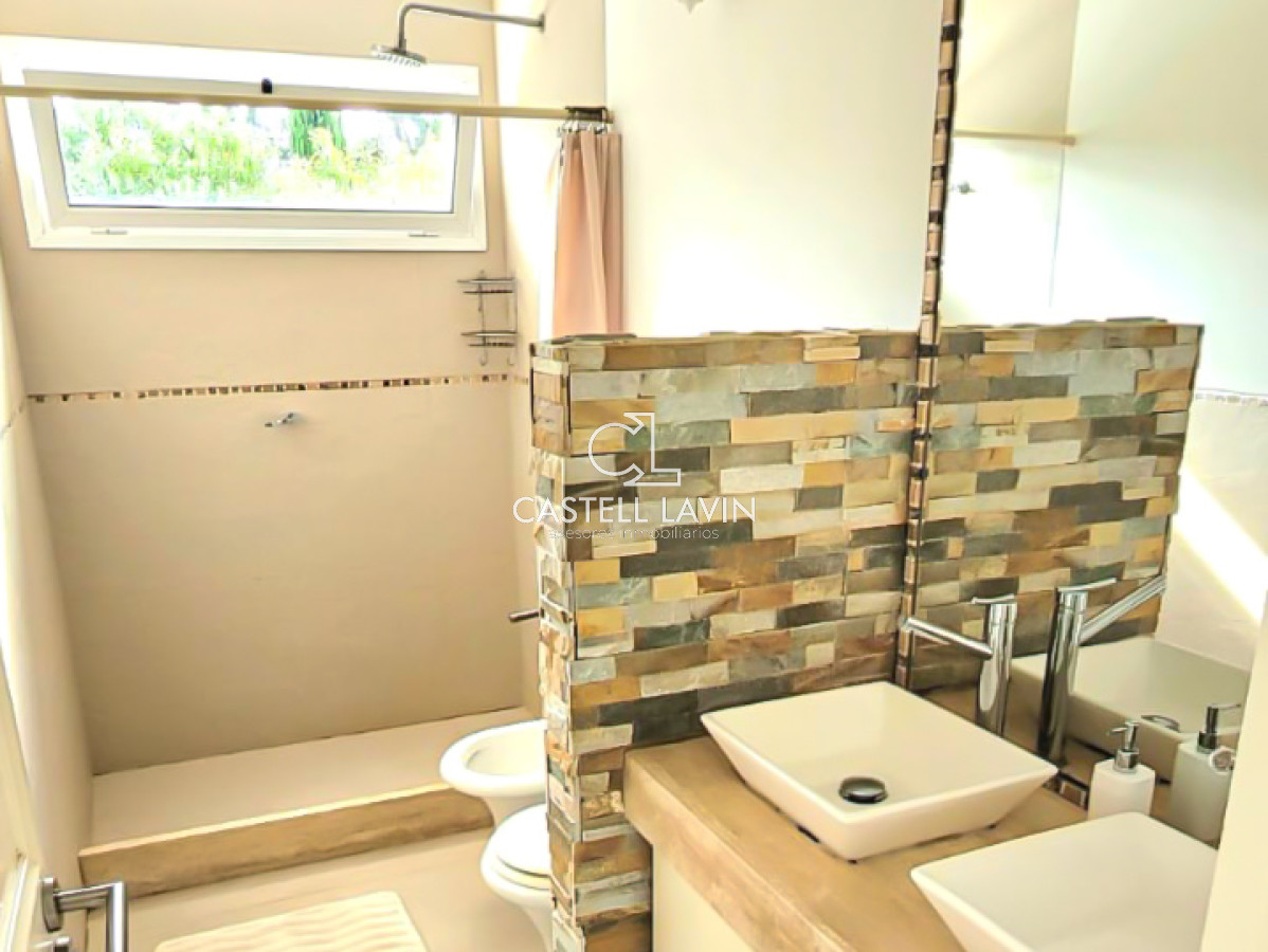 Casa ID.723 - Venta Casa 4 Dormitorios con piscina Marly Punta del Este