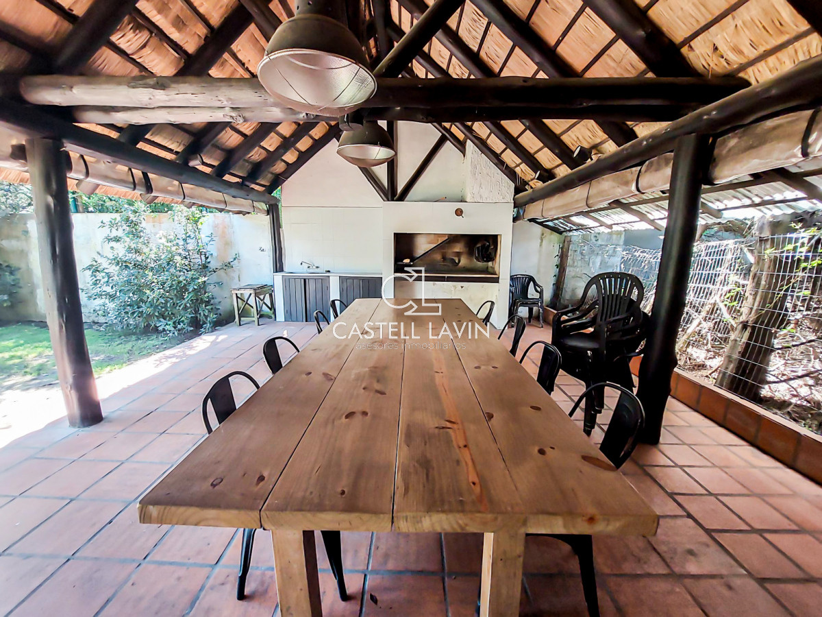 Casa ID.128 - Venta Casa 3 Dormitorios con Piscina Rincón del Indio Punta del Este